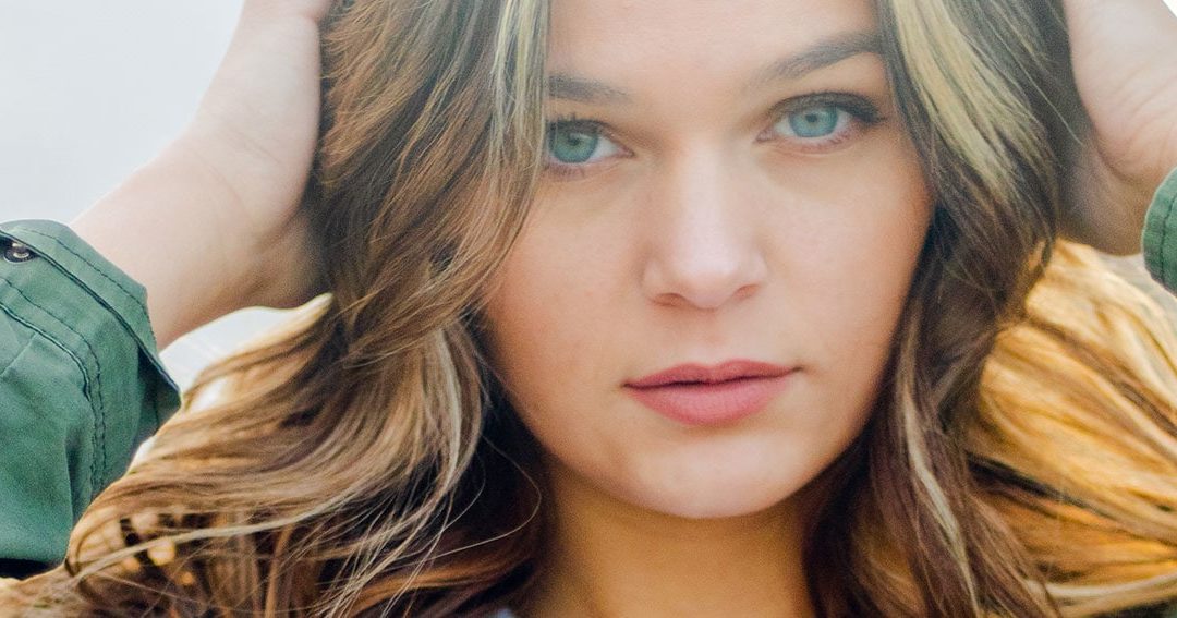 Balayage dirty blonde: il biondo di tendenza giocato sui contrasti